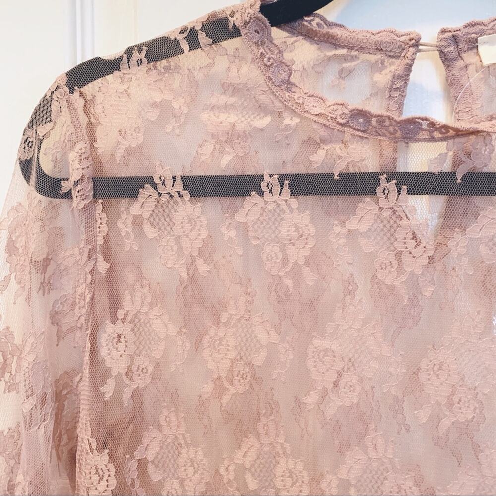 Onetheland Mauve Sheer Lace Trumpet Sleeve Top Small - Picture 2 of 5